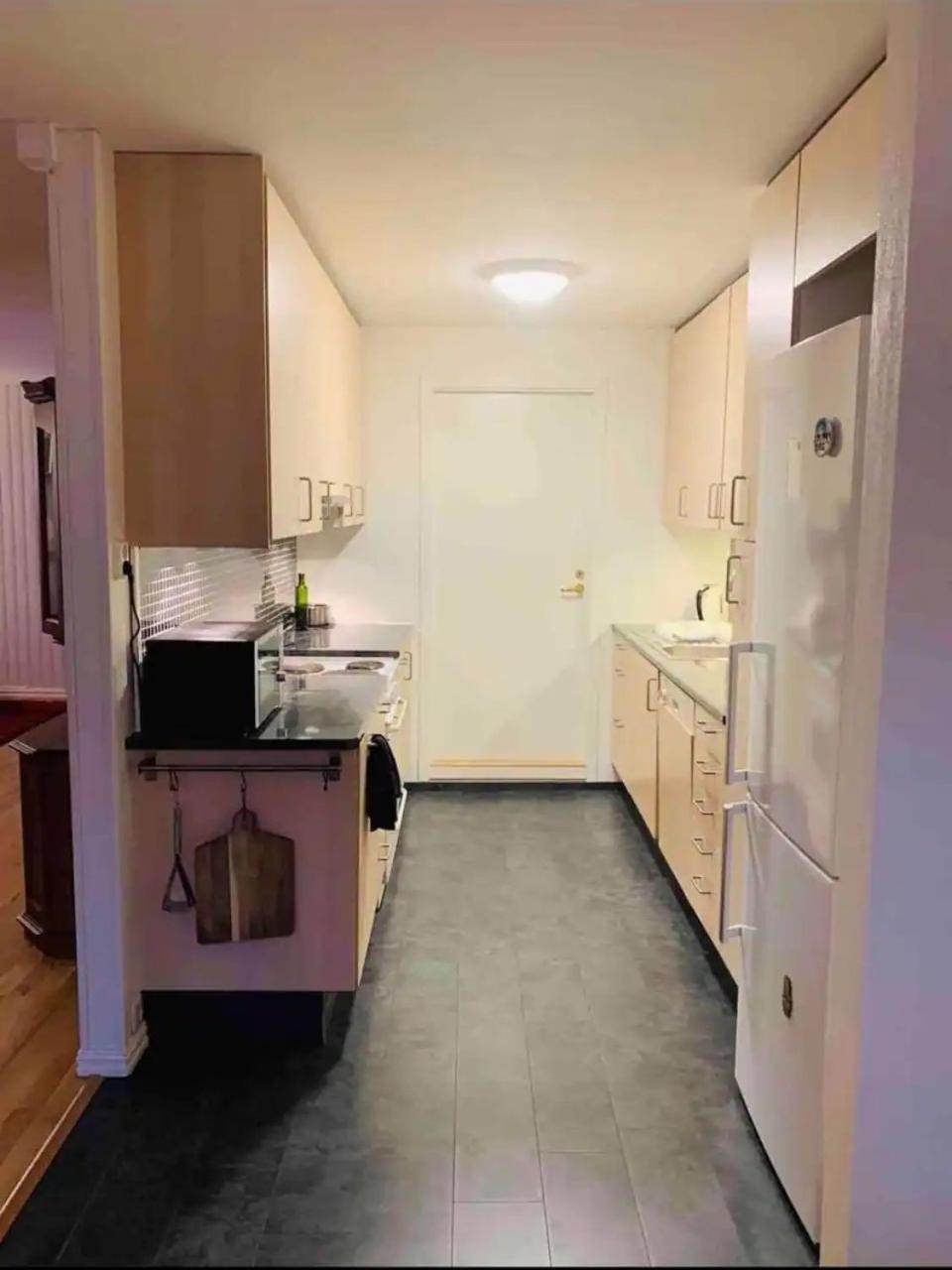 Miracle Tromso, Cozy Double Bed Private Room In A Shared Apartment With Stunning Tromso Views Luaran gambar