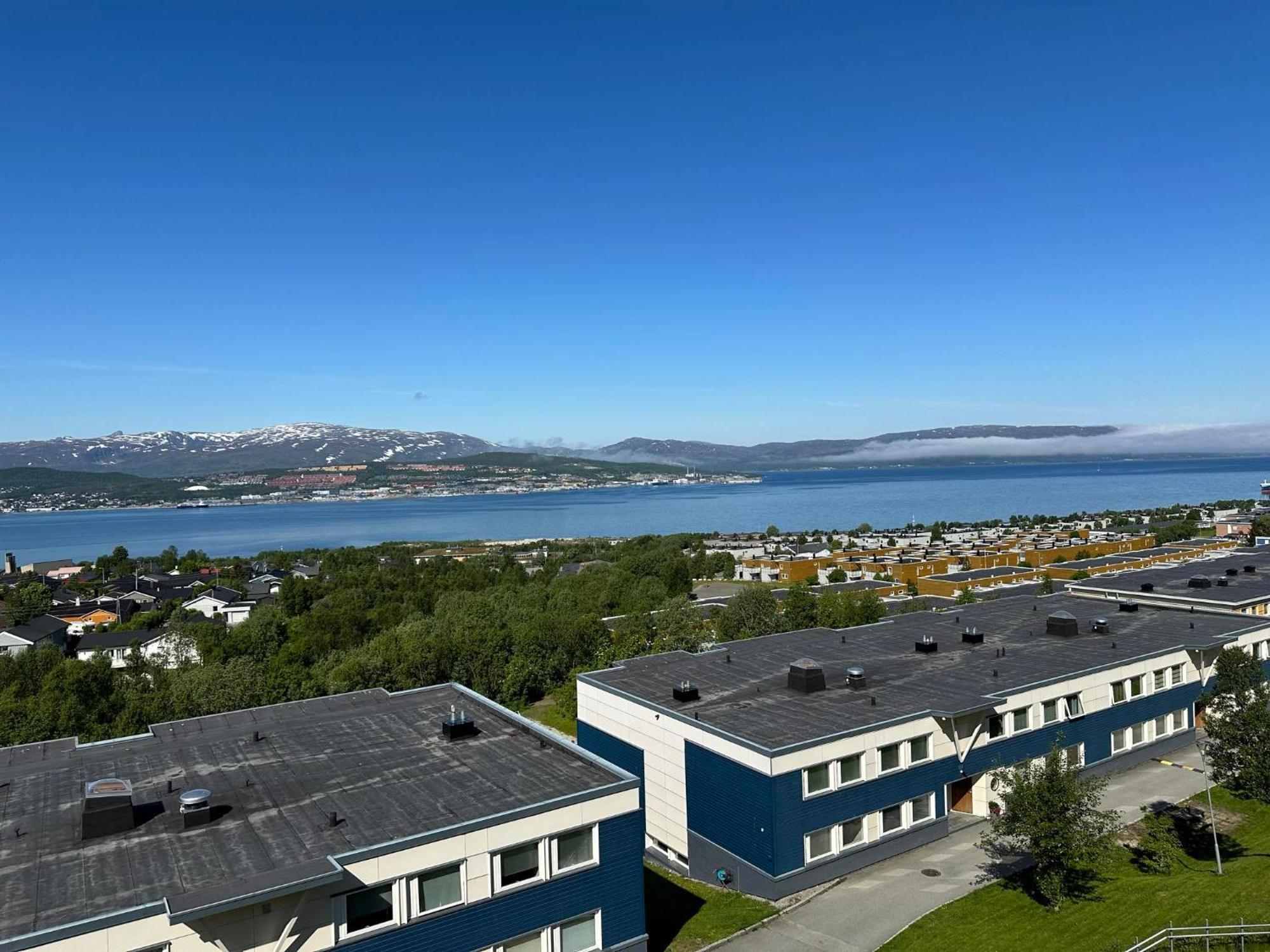 Miracle Tromso, Cozy Double Bed Private Room In A Shared Apartment With Stunning Tromso Views Luaran gambar