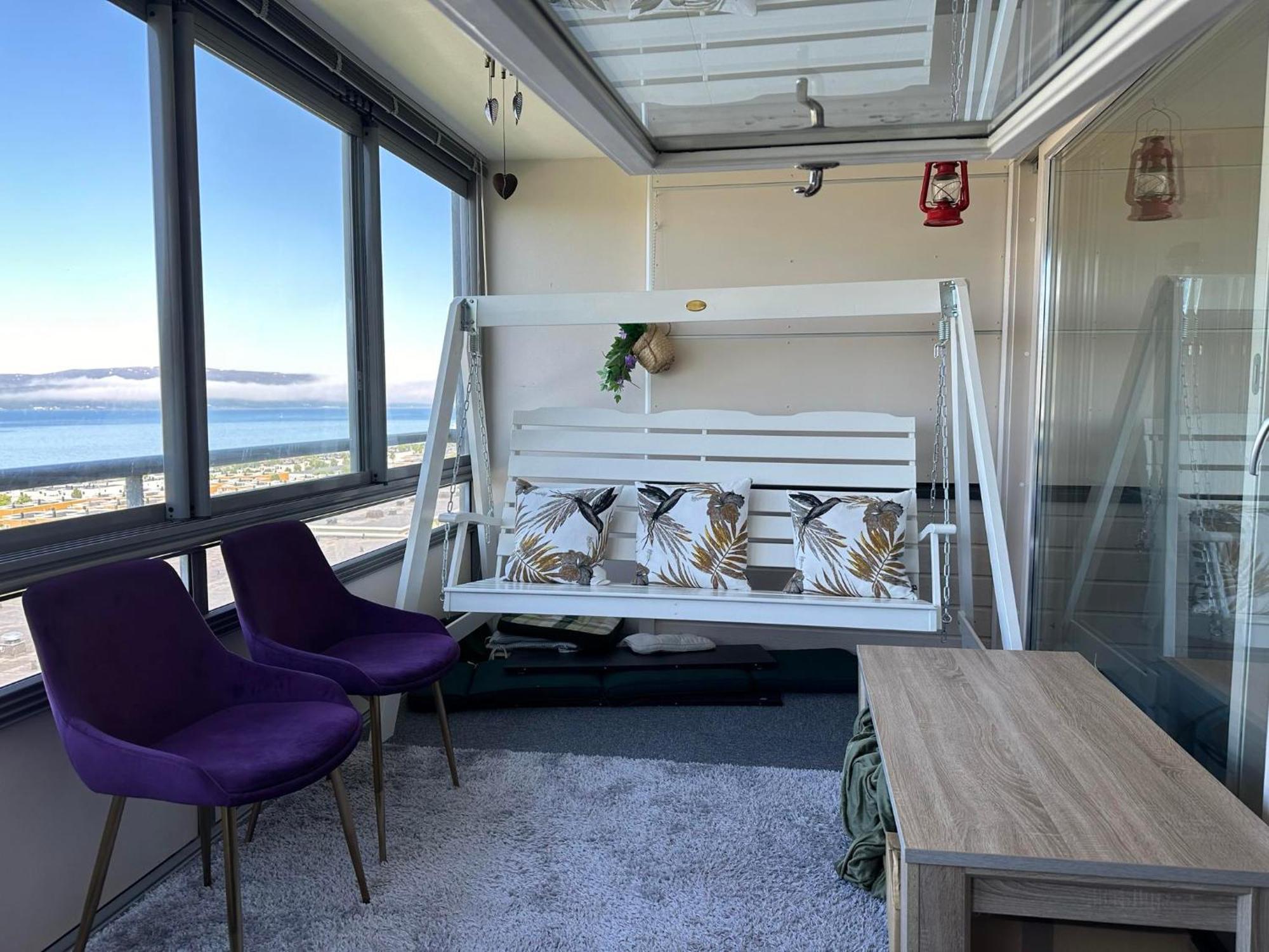 Miracle Tromso, Cozy Double Bed Private Room In A Shared Apartment With Stunning Tromso Views Luaran gambar