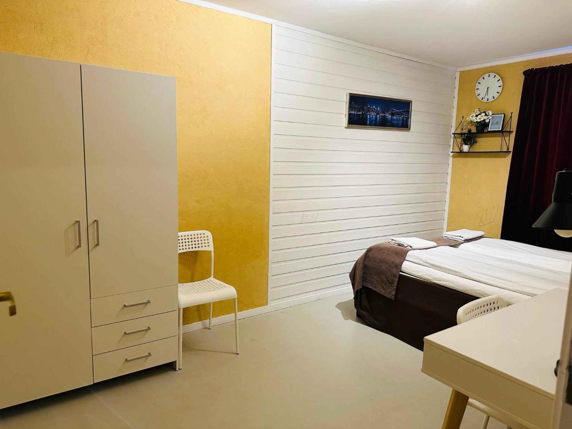 Miracle Tromso, Cozy Double Bed Private Room In A Shared Apartment With Stunning Tromso Views Luaran gambar