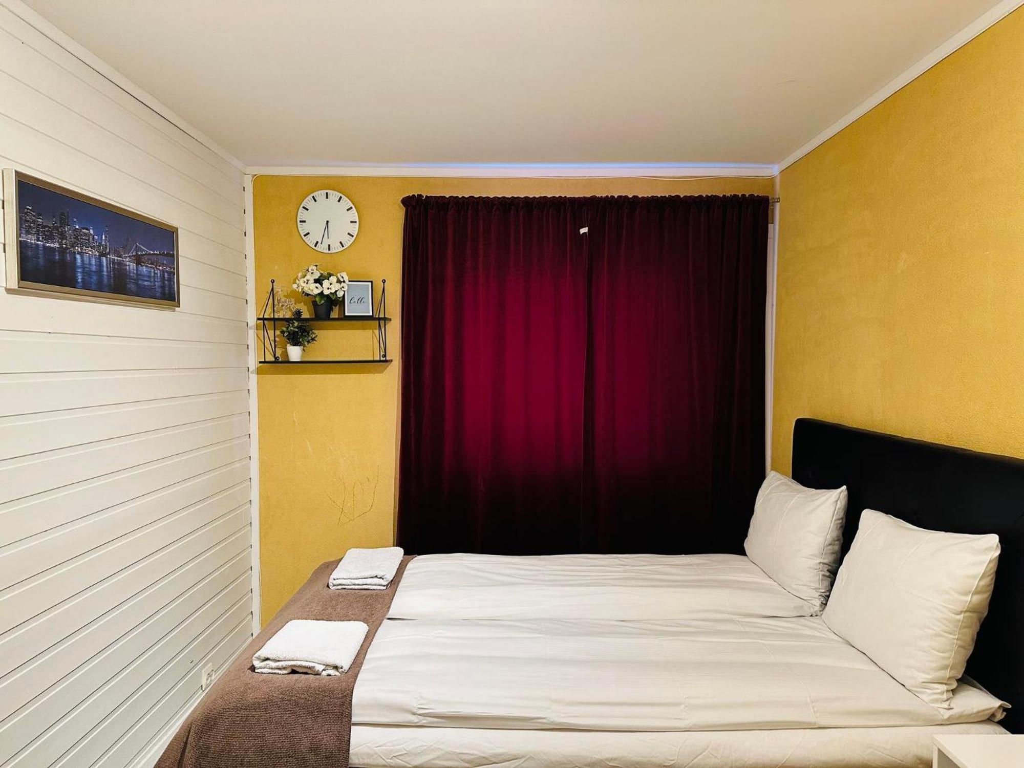 Miracle Tromso, Cozy Double Bed Private Room In A Shared Apartment With Stunning Tromso Views Luaran gambar